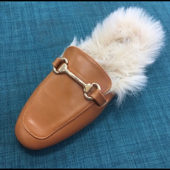 Shoes - Just in! Tan faux fur comfy slide casual sandals
